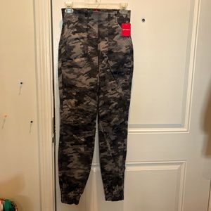SPANX black-washed camo cotton twill joggers. NWT. All 4 pockets functional.